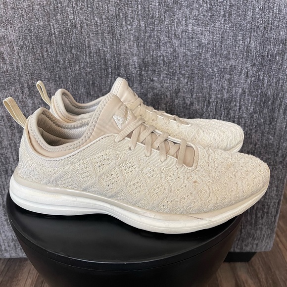 Women’s APL TechLoom Phantom Size 10 - Picture 3 of 13